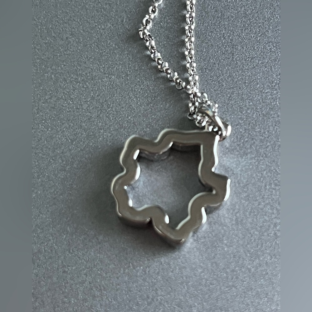 🆕 Ted Baker London Crishla Crystal-Embellished Magnolia Pendant Necklace 🎁 - Picture 5 of 6